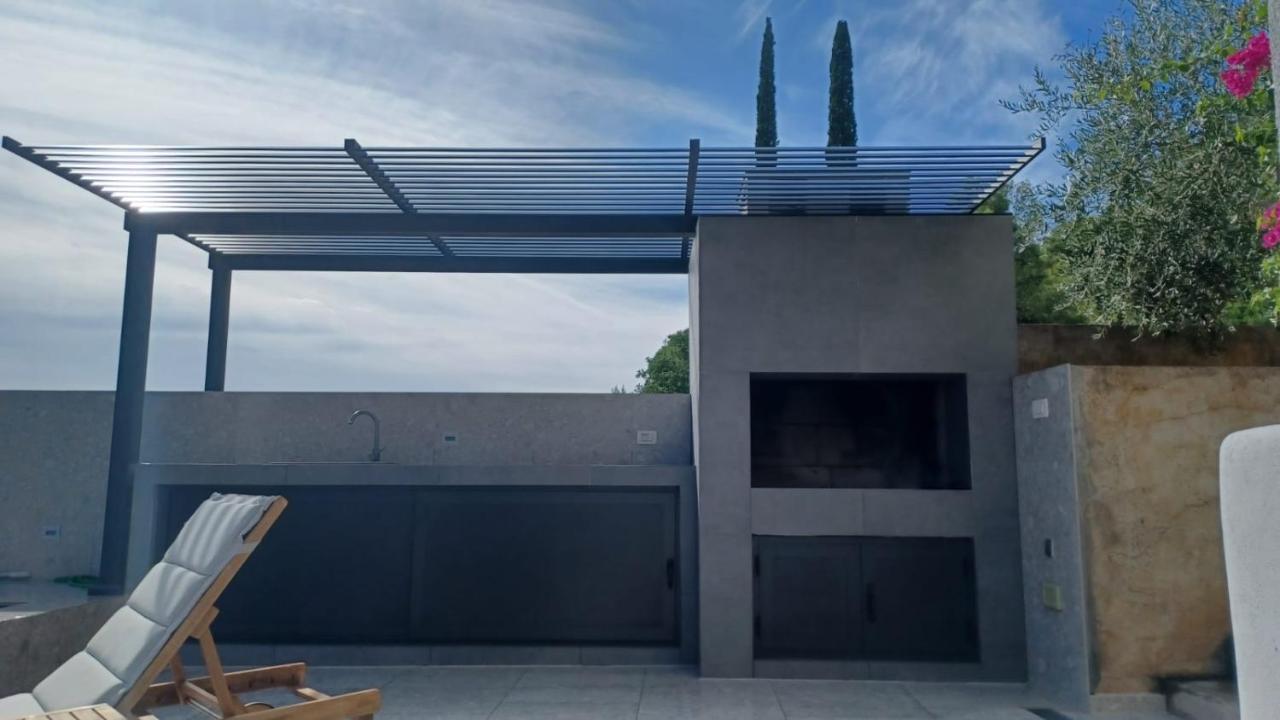 Apartments Belic With Pool イェルサ エクステリア 写真