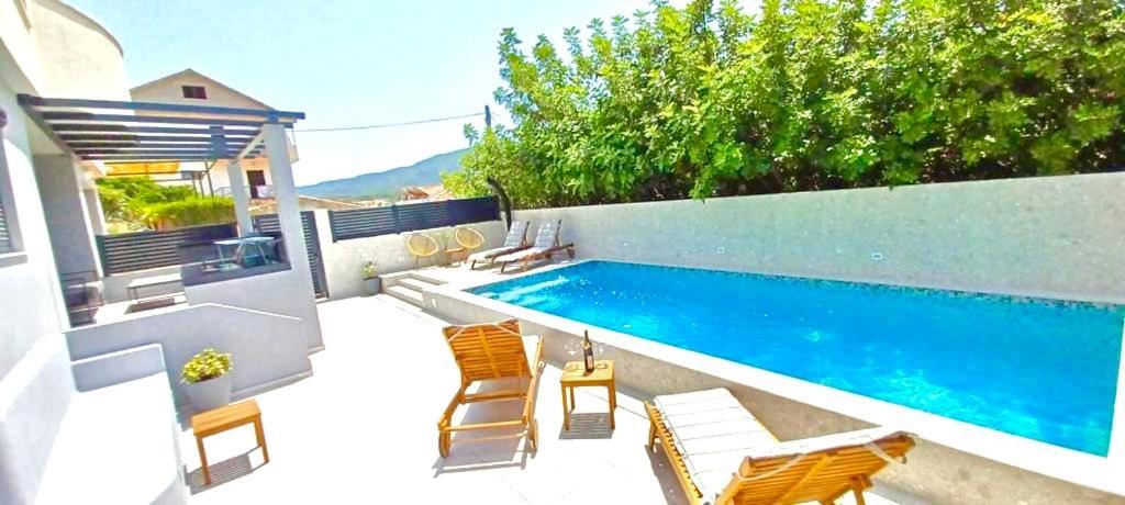 Apartments Belic With Pool イェルサ エクステリア 写真